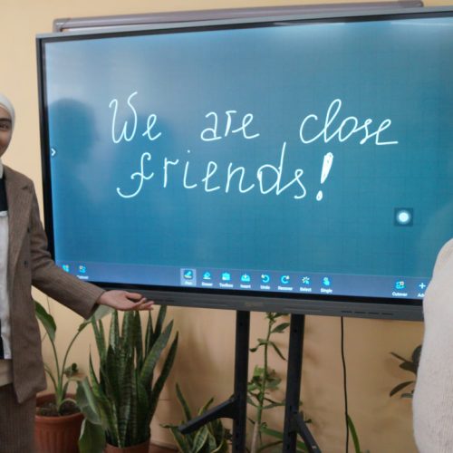 Miss Kler:     TOSHLOQDA FAOLIYAT  KO’RSATAYOTGANIMDAN MAMNUNMAN